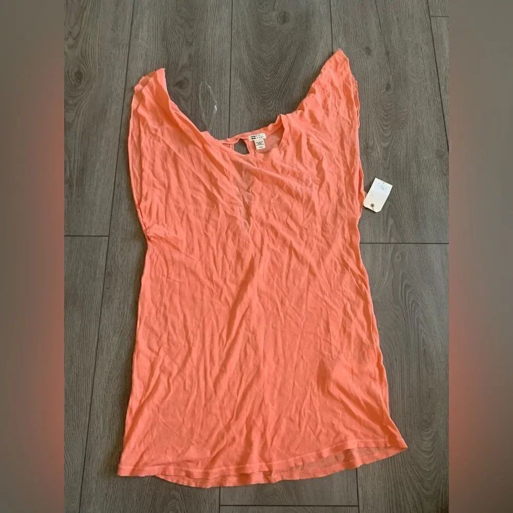Billabong beautiful shirt perfect for the beach.